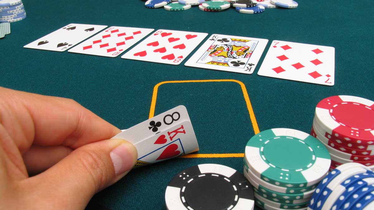 Cách chơi tay bài có hai đôi trong poker | Natural8