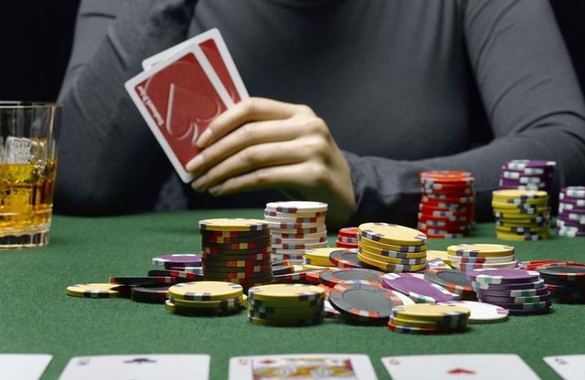 Nghiêng trong Poker là gì? Bật Mí Hơn 3 Mẹo Kiểm Soát Độ Nghiêng Hiệu Quả